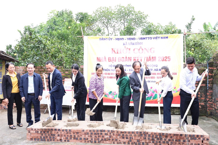 MTTQ xã Vân Đình - Dấu ấn từ những công trình và hoạt động nghĩa tình đại đoàn kết.- Ảnh 10.