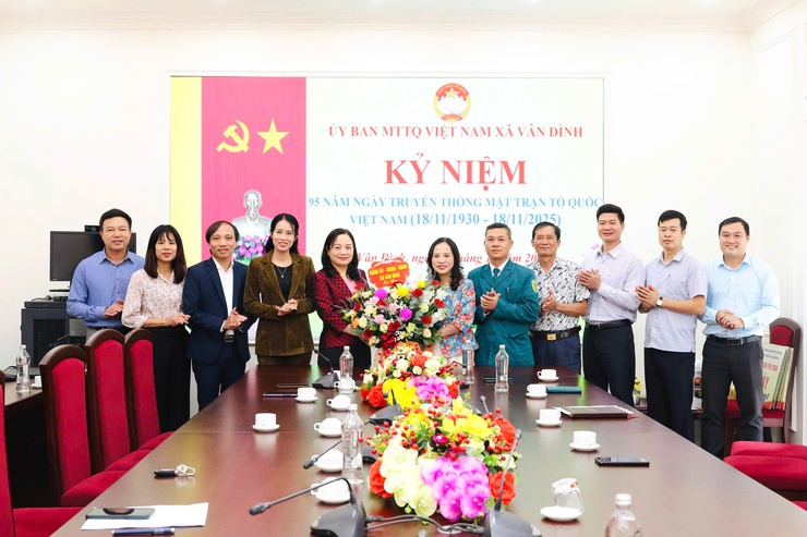 MTTQ xã Vân Đình - Dấu ấn từ những công trình và hoạt động nghĩa tình đại đoàn kết.- Ảnh 1.