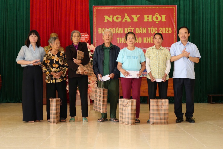 MTTQ xã Vân Đình - Dấu ấn từ những công trình và hoạt động nghĩa tình đại đoàn kết.- Ảnh 15.