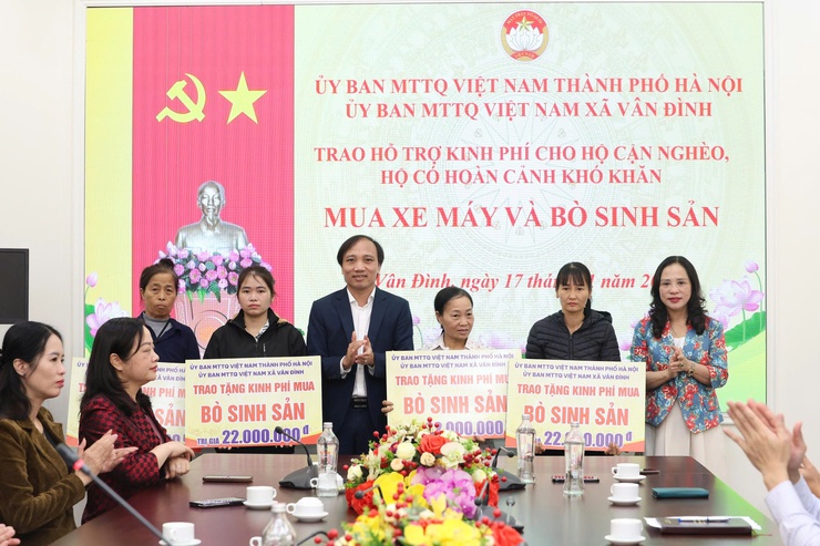 MTTQ xã Vân Đình - Dấu ấn từ những công trình và hoạt động nghĩa tình đại đoàn kết.- Ảnh 14.