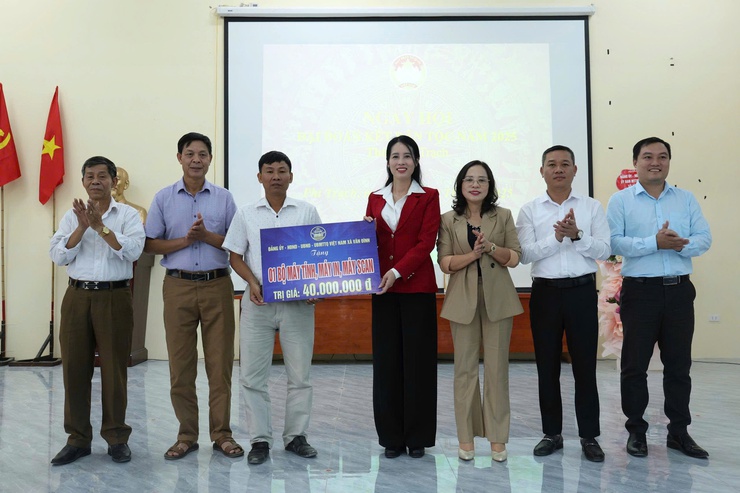 MTTQ xã Vân Đình - Dấu ấn từ những công trình và hoạt động nghĩa tình đại đoàn kết.- Ảnh 27.