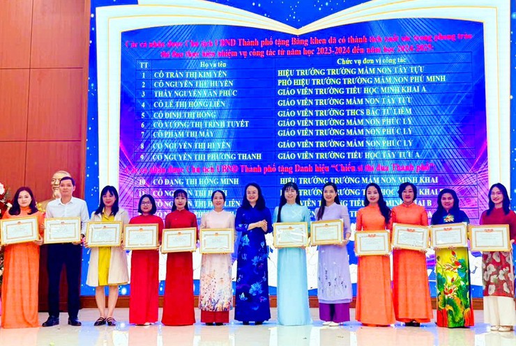 Phường Tây Tựu gặp mặt kỷ niệm ngày nhà giáo Việt Nam 20/11- Ảnh 4.