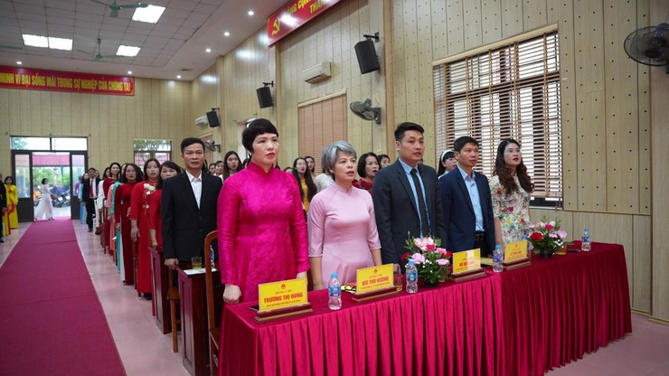 Hội nghị kỷ niệm 43 năm Ngày Nhà giáo VN, tuyên dương khen thưởng tập thể cá nhân có thành tích xuất sắc năm học 2024-2025- Ảnh 3.