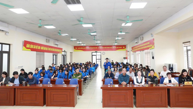 CHỦ TỊCH UBND PHƯỜNG LĨNH NAM ĐỐI THOẠI VỚI THANH NIÊN NĂM 2025- Ảnh 2.