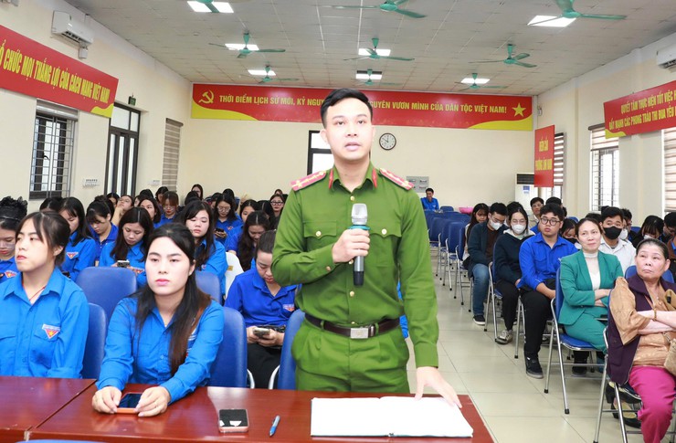 CHỦ TỊCH UBND PHƯỜNG LĨNH NAM ĐỐI THOẠI VỚI THANH NIÊN NĂM 2025- Ảnh 4.