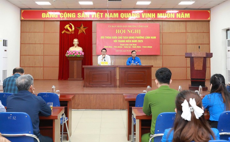 CHỦ TỊCH UBND PHƯỜNG LĨNH NAM ĐỐI THOẠI VỚI THANH NIÊN NĂM 2025- Ảnh 1.