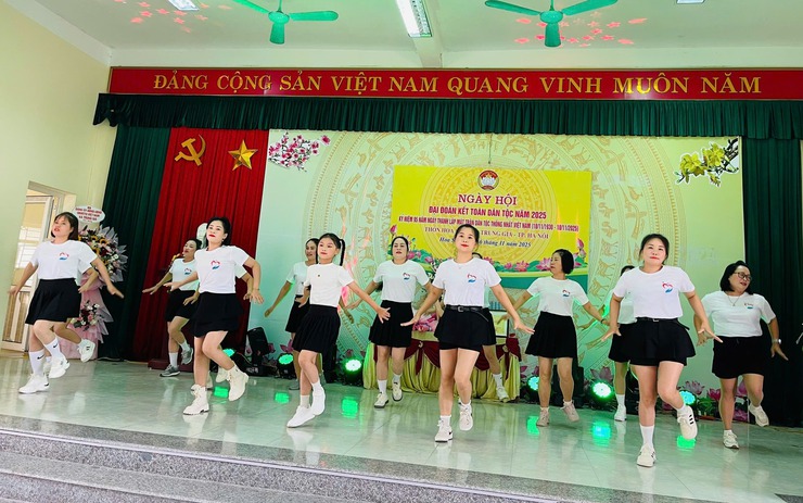 THÔN HOA SƠN TỔ CHỨC NGÀY HỘI ĐẠI ĐOÀN KẾT TOÀN DÂN TỘC NĂM 2025- Ảnh 8.