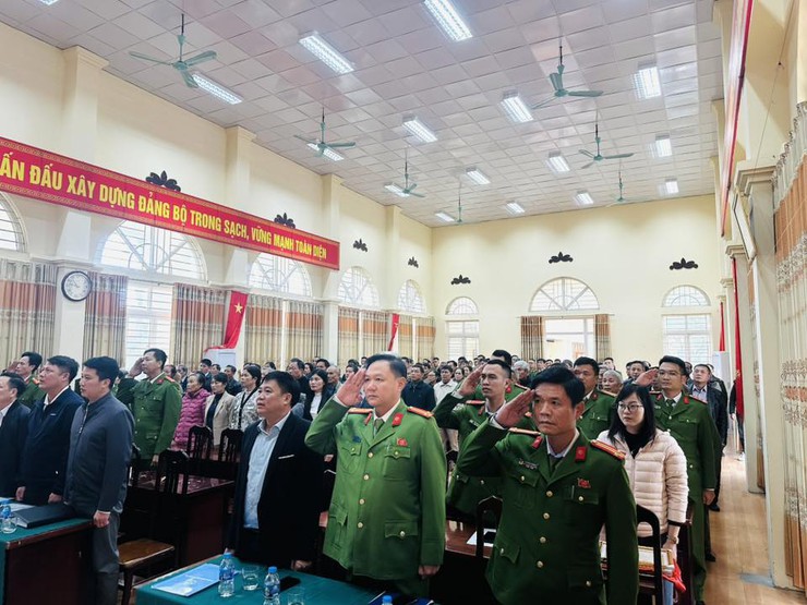 CÔNG AN XÃ HÒA XÁ TỔ CHỨC HỘI NGHỊ "CẢNH SÁT KHU VỰC LẮNG NGHE Ý KIẾN NHÂN DÂN" NĂM 2025- Ảnh 4.
