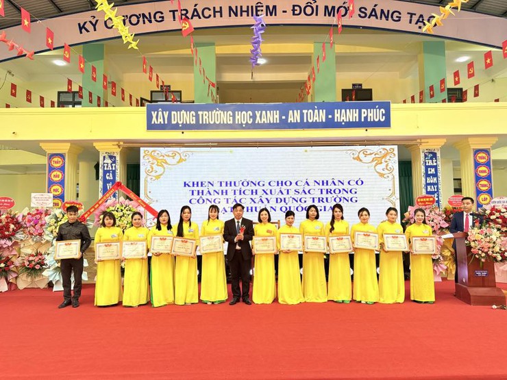 LỄ KỶ NIỆM 10 NĂM THÀNH LẬP TRƯỜNG MẦM NON MINH QUANG B (2015–2025)
ĐÓN BẰNG CÔNG NHẬN TRƯỜNG MẦM NON ĐẠT CHUẨN QUỐC GIA
KỶ NIỆM 43 NĂM NGÀY NHÀ GIÁO VIỆT NAM (20/11/1982–20/11/2025)- Ảnh 5.