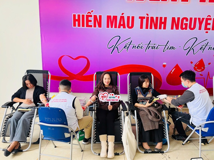 Gần 400 đơn vị máu tại Ngày hội hiến máu tình nguyện xã Quang Minh năm 2025- Ảnh 2.