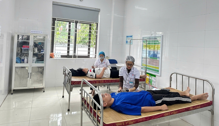 Thanh niên xã Quang Minh hăng hái tham gia khám tuyển nghĩa vụ quân sự năm 2026

- Ảnh 2.