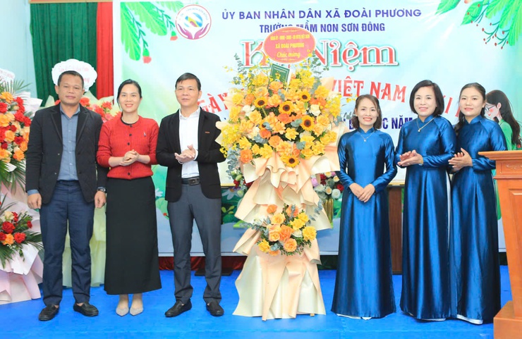 Trường Mầm non Sơn Đông kỷ niệm Ngày Nhà giáo Việt Nam 20/11

- Ảnh 1.