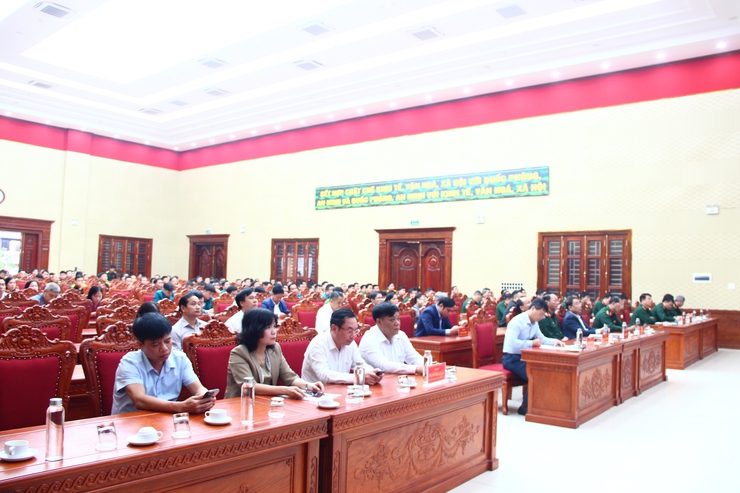 Tổng kết diễn tập tác chiến phòng thủ khu vực 2 - Phúc Thọ và xã Thạch Thất năm 2025- Ảnh 1.