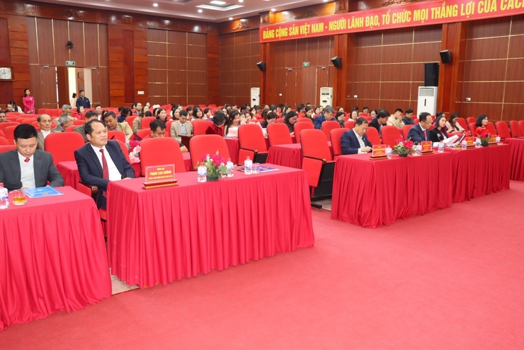 Lễ Tuyên dương khen thưởng tập thể, cá nhân nhà giáo tiêu biểu Ngành Giáo dục và Đào tạo năm 2025; Kỷ niệm 43 năm Ngày Nhà giáo Việt nam (20/11/1982 – 20/11/2025)- Ảnh 3.