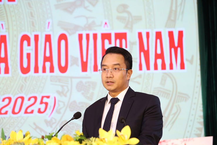 PHƯỜNG HOÀN KIẾM TƯNG BỪNG KỶ NIỆM 43 NĂM NGÀY NHÀ GIÁO VIỆT NAM (20/11/1982 - 20/11/2025)- Ảnh 2.