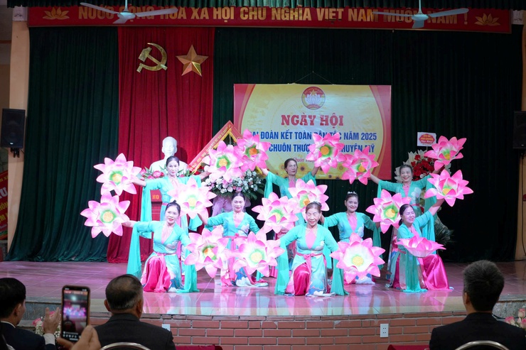 Ngày hội đại đoàn kết tại thôn Chuôn Thượng- Ảnh 1.