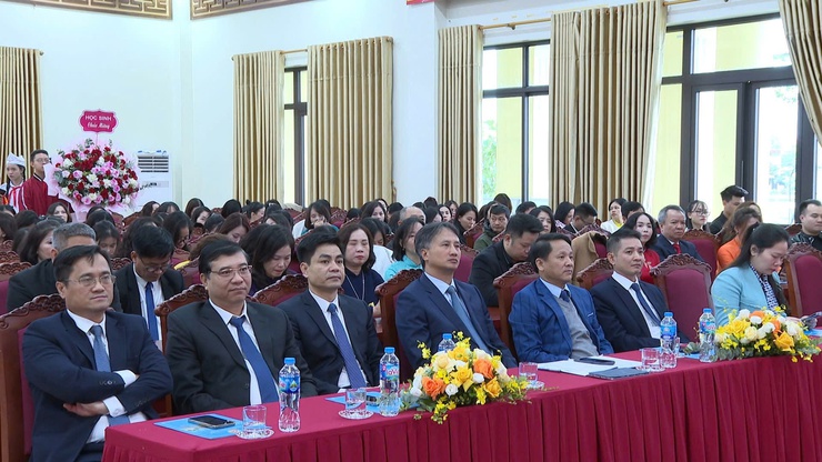 VĨNH THANH LONG TRỌNG KỶ NIỆM 43 NĂM NGÀY NHÀ GIÁO VIỆT NAM, TRAO CÁC QUYẾT ĐỊNH CÔNG NHẬN VÀ TUYÊN DƯƠNG ĐIỂN HÌNH TIÊN TIẾN- Ảnh 2.