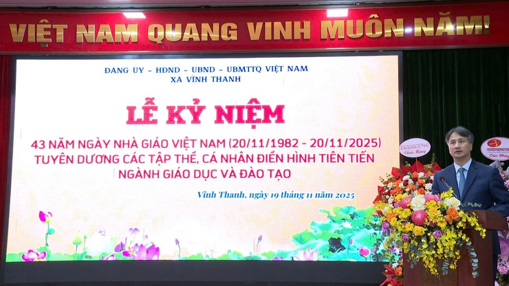 VĨNH THANH LONG TRỌNG KỶ NIỆM 43 NĂM NGÀY NHÀ GIÁO VIỆT NAM, TRAO CÁC QUYẾT ĐỊNH CÔNG NHẬN VÀ TUYÊN DƯƠNG ĐIỂN HÌNH TIÊN TIẾN- Ảnh 15.
