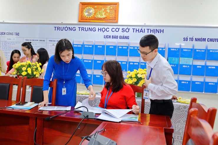 Trường THCS Thái Thịnh đón Đoàn khảo sát chính thức của Sở Giáo dục và Đào tạo Hà Nội phục vụ công tác công nhận Trường đạt chuẩn quốc gia và kiểm định chất lượng giáo dục- Ảnh 3.