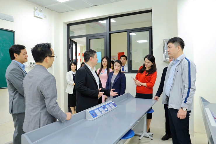 Trường THCS Thái Thịnh đón Đoàn khảo sát chính thức của Sở Giáo dục và Đào tạo Hà Nội phục vụ công tác công nhận Trường đạt chuẩn quốc gia và kiểm định chất lượng giáo dục- Ảnh 9.