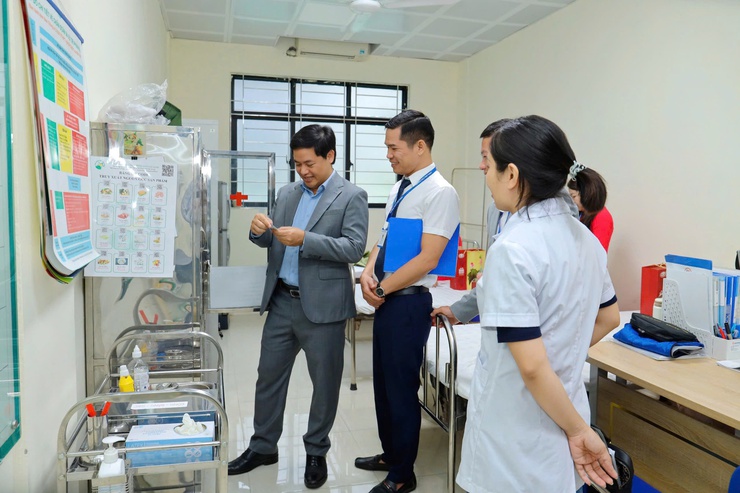 Trường THCS Thái Thịnh đón Đoàn khảo sát chính thức của Sở Giáo dục và Đào tạo Hà Nội phục vụ công tác công nhận Trường đạt chuẩn quốc gia và kiểm định chất lượng giáo dục- Ảnh 7.