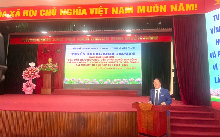 XÃ VĨNH THANH TUYÊN DƯƠNG, KHEN THƯỞNG HỌC SINH LÀ CON EM CÁN BỘ CƠ QUAN CÓ THÀNH TÍCH XUẤT SẮC NĂM HỌC 2024–2025- Ảnh 2.
