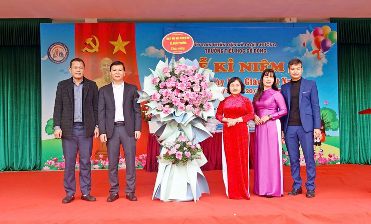 Lãnh đạo xã Đoài Phương dự lễ kỷ niệm 20/11 tại các trường Tiều học, THCS trên địa bàn- Ảnh 5.