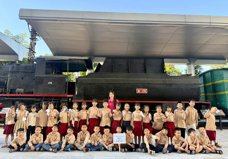 Trường Tiểu học Bùi Quốc Khái tổ chức hoạt động trải nghiệm -  tham quan Bảo tàng Hà Nội và Tuần Châu Dreamland- Ảnh 1.