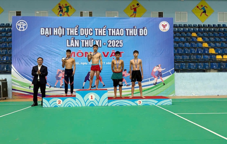 Đoàn vận động viên thi đấu môn Vật xã Quốc Oai đạt 2 huy chương Bạc và 6 Huy chương Đồng tại Đại hội Thể dục Thể thao Thủ đô lần thứ XI- Ảnh 1.