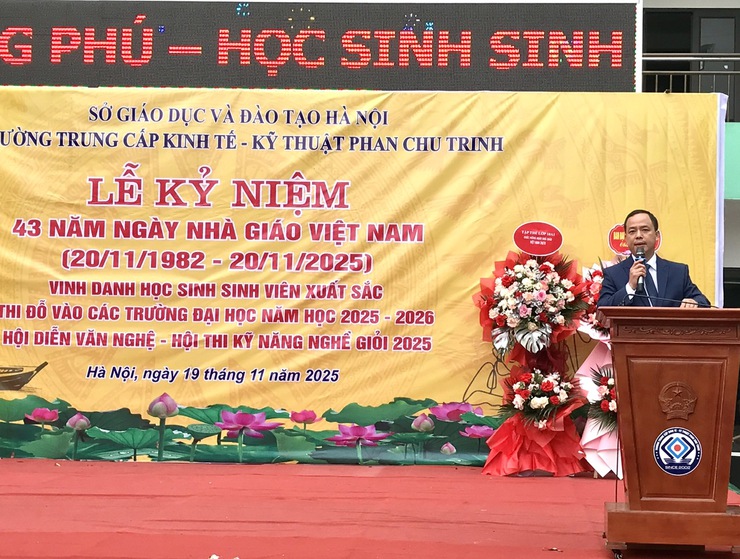 Trường Trung cấp Kinh tế- Kỹ thuật Phan Chu Trinh kỷ niệm ngày nhà giáo Việt Nam 20-11- Ảnh 3.