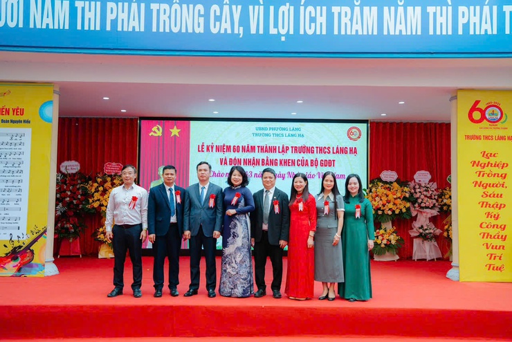 Phường Ô Chợ Dừa : Lãnh đạo Phường thăm, chúc mừng các trường nhân Kỷ niệm ngày Nhà giáo Việt Nam 20/11- Ảnh 12.