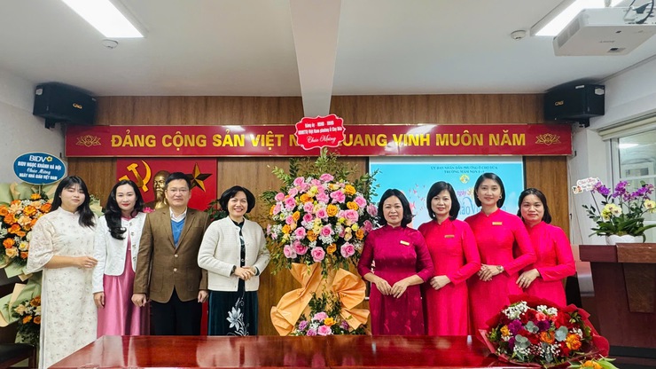 Phường Ô Chợ Dừa : Lãnh đạo Phường thăm, chúc mừng các trường nhân Kỷ niệm ngày Nhà giáo Việt Nam 20/11- Ảnh 14.