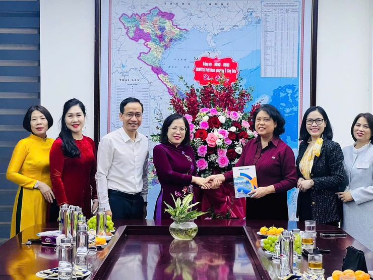 Phường Ô Chợ Dừa : Lãnh đạo Phường thăm, chúc mừng các trường nhân Kỷ niệm ngày Nhà giáo Việt Nam 20/11- Ảnh 16.