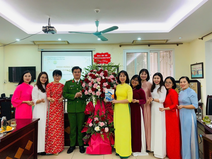 Phường Ô Chợ Dừa : Lãnh đạo Phường thăm, chúc mừng các trường nhân Kỷ niệm ngày Nhà giáo Việt Nam 20/11- Ảnh 17.