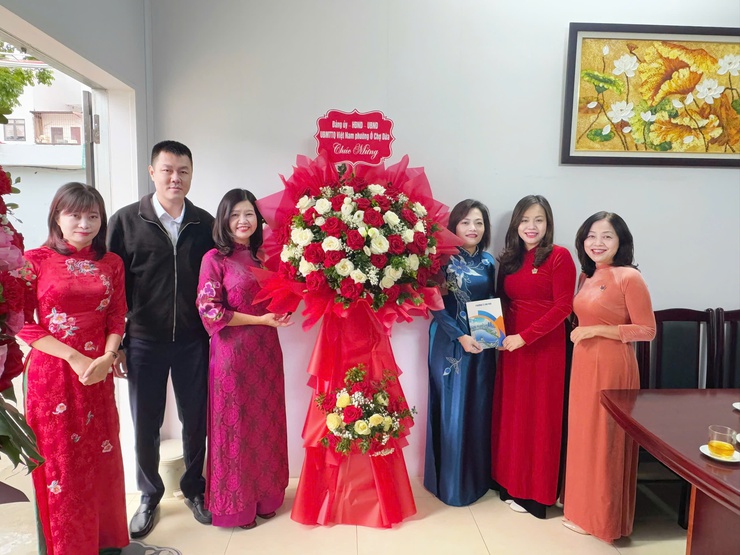 Phường Ô Chợ Dừa : Lãnh đạo Phường thăm, chúc mừng các trường nhân Kỷ niệm ngày Nhà giáo Việt Nam 20/11- Ảnh 19.