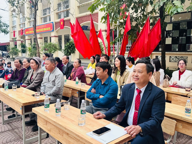 Trường Tiểu học Thanh Đa tổ chức Lễ kỷ niệm 43 năm Ngày Nhà giáo Việt Nam- Ảnh 1.