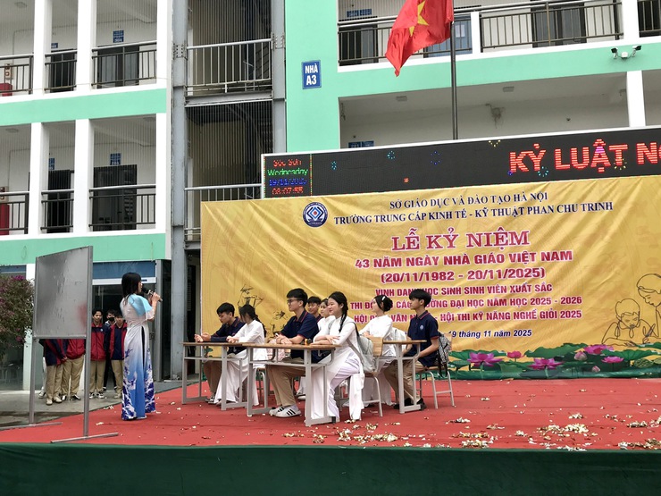 Trường Trung cấp Kinh tế- Kỹ thuật Phan Chu Trinh kỷ niệm ngày nhà giáo Việt Nam 20-11- Ảnh 6.