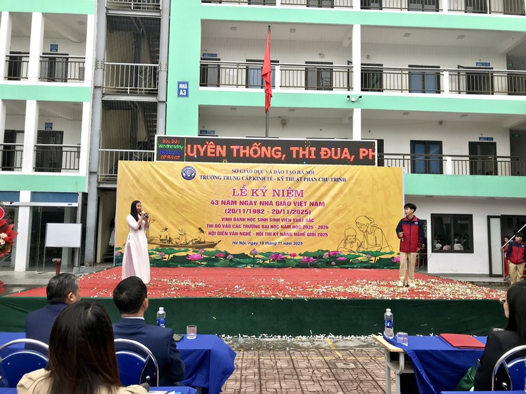 Trường Trung cấp Kinh tế- Kỹ thuật Phan Chu Trinh kỷ niệm ngày nhà giáo Việt Nam 20-11- Ảnh 16.