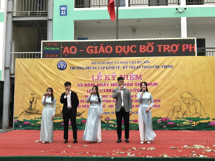 Trường Trung cấp Kinh tế- Kỹ thuật Phan Chu Trinh kỷ niệm ngày nhà giáo Việt Nam 20-11- Ảnh 15.