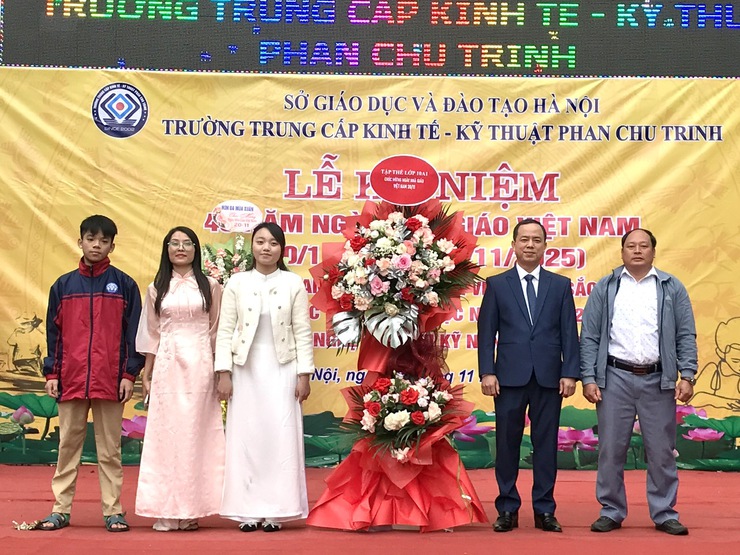 Trường Trung cấp Kinh tế- Kỹ thuật Phan Chu Trinh kỷ niệm ngày nhà giáo Việt Nam 20-11- Ảnh 5.