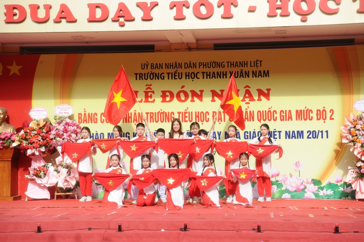 Trường Tiểu học Thanh Xuân Nam đón Bằng công nhận Trường chuẩn Quốc gia mức độ 2- Ảnh 5.