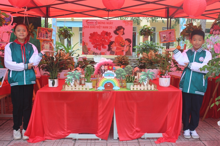 Trường Tiểu học Phú Xuyên tổ chức Lễ kỷ niệm 43 năm Ngày Nhà giáo Việt Nam 20/11.- Ảnh 16.