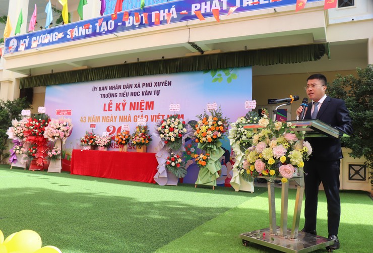 TRƯỜNG TIỂU HỌC VĂN TỰ LONG TRỌNG TỔ CHỨC KỶ NIỆM 43 NĂM NGÀY NHÀ GIÁO VIỆT NAM 20/11- Ảnh 5.