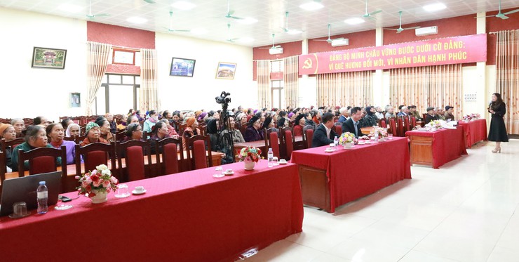 Gần 200 người cao tuổi xã Minh Châu được truyền thông, bồi dưỡng kỹ năng chăm sóc sức khoẻ- Ảnh 2.