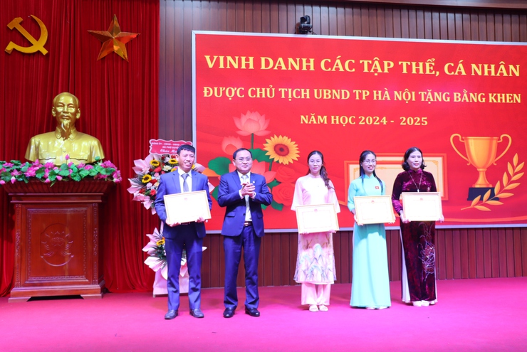 Trường THCS Văn Tự nâng cao chất lượng đào tạo, khẳng định vị thế lá cờ đầu của ngành giáo dục xã Phú Xuyên- Ảnh 5.
