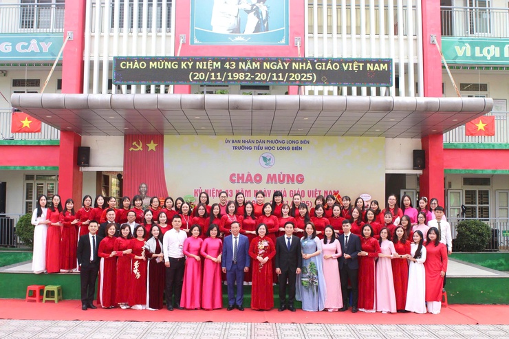 Trường Tiểu học Long Biên long trọng kỷ niệm 43 năm Ngày Nhà giáo Việt Nam- Ảnh 6.