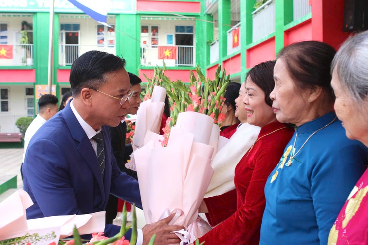 Trường Tiểu học Long Biên long trọng kỷ niệm 43 năm Ngày Nhà giáo Việt Nam- Ảnh 5.