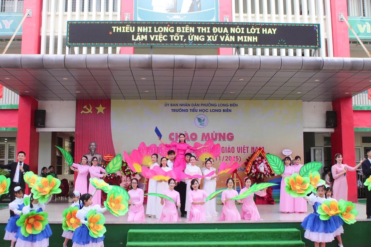 Trường Tiểu học Long Biên long trọng kỷ niệm 43 năm Ngày Nhà giáo Việt Nam- Ảnh 4.