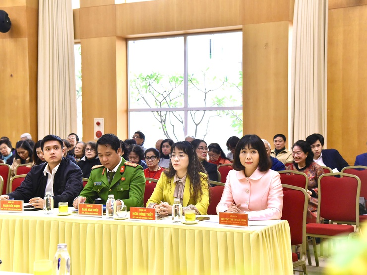 Lắng nghe, đối thoại, trao đổi thẳng thắn, tạo đồng thuận cao trong nhân dân, tăng cường mối quan hệ giữa Đảng, Chính quyền với người dân trên địa bàn phường Hoàn Kiếm- Ảnh 2.