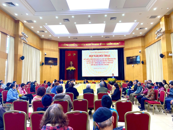 Lắng nghe, đối thoại, trao đổi thẳng thắn, tạo đồng thuận cao trong nhân dân, tăng cường mối quan hệ giữa Đảng, Chính quyền với người dân trên địa bàn phường Hoàn Kiếm- Ảnh 7.